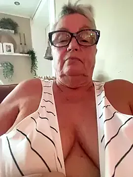 mixedbabygigi – webcam model profile photo Image 12