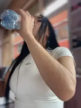 LiaWells – webcam model profile photo Image 11