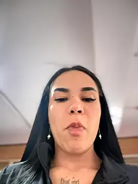 LiaWells – webcam model profile photo Image 16