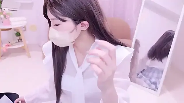 ViviennePower – webcam model profile photo Image 3