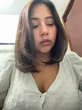 Cum_girlss – webcam model profile photo Image 13