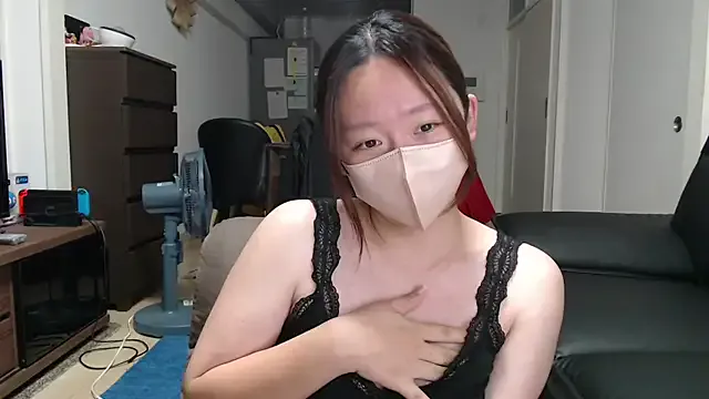Yiyi-707 – webcam model profile photo Image 15