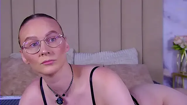 Adora188 – webcam model profile photo Image 8