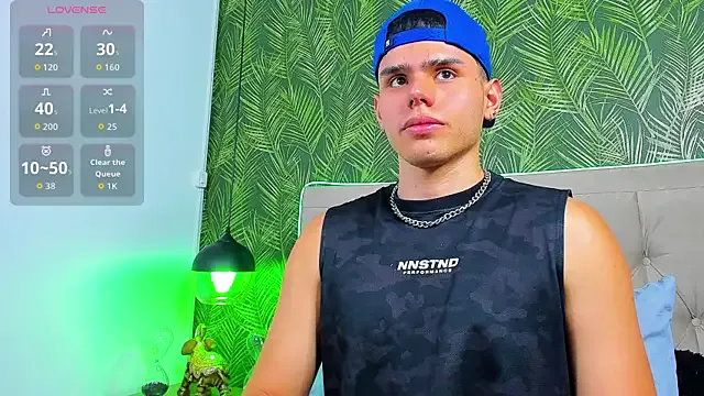 MiraKova – webcam model profile photo Image 9