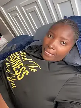 Renee – webcam model profile photo Image 15