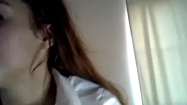 LaraCharm – webcam model profile photo Image 6
