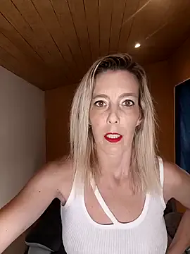 AnnAbbey – webcam model profile photo Image 3