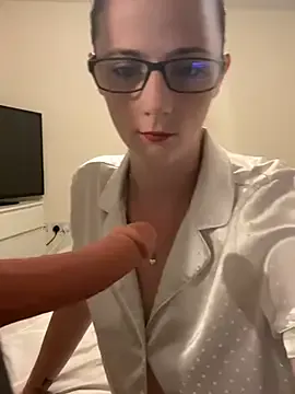 NaughtyLittleLouise's Thumb Image