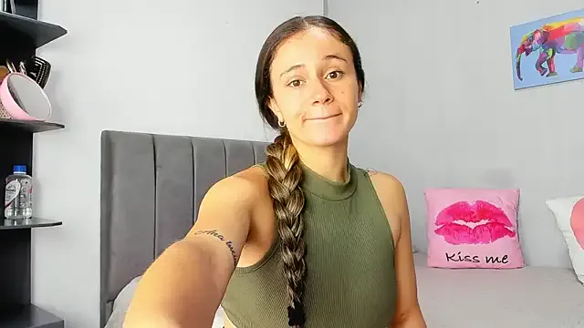 MelinaLuviani – webcam model profile photo Image 12