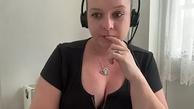 NaughtyWifeUK Image 9