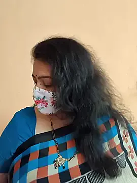 neelu-hoty Image 3
