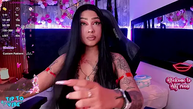 MiraKova – webcam model profile photo Image 12