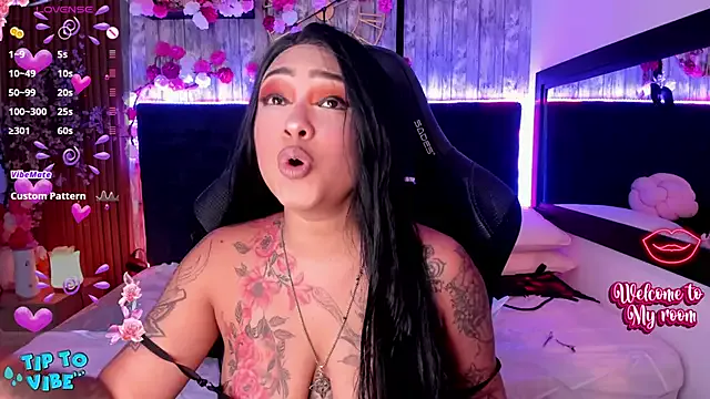 MiraKova – webcam model profile photo Image 14