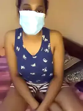 MiraKova – webcam model profile photo Image 2