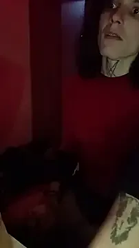 CrystalBarlow – webcam model profile photo Image 5