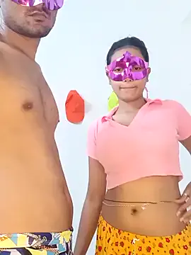 OrianaRossy – webcam model profile photo Image 2