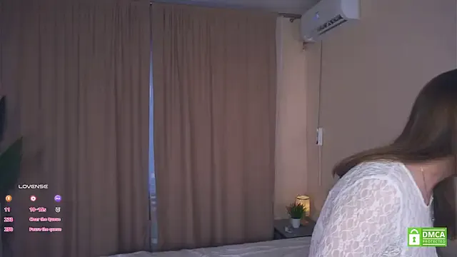 MiraKova – webcam model profile photo Image 13