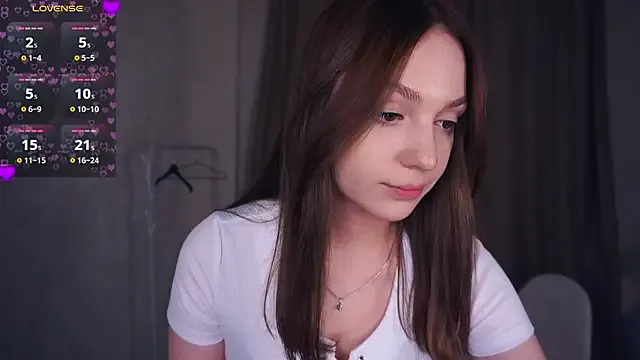 MiraKova – webcam model profile photo Image 7