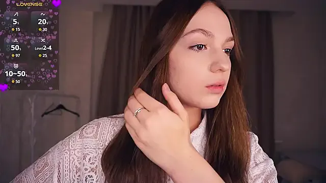 MiraKova – webcam model profile photo Image 8