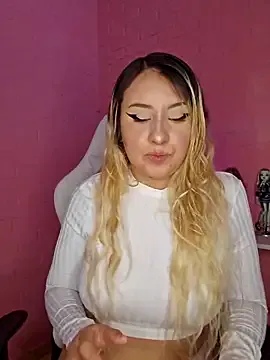 AllaTousNew – webcam model profile photo Image 2