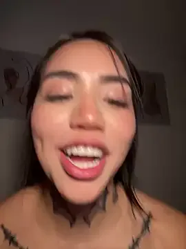 Nickiiiii Image 13
