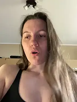 Nicole-Ray Image 16