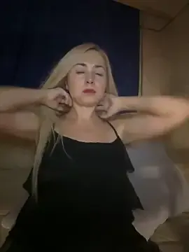 TaraAllison – webcam model profile photo Image 2