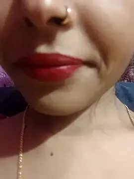 AdelinaLuuna – webcam model profile photo Image 11