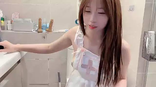 SUSY__06 – webcam model profile photo Image 4