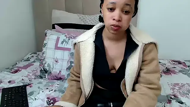 yua____chan – webcam model profile photo Image 4