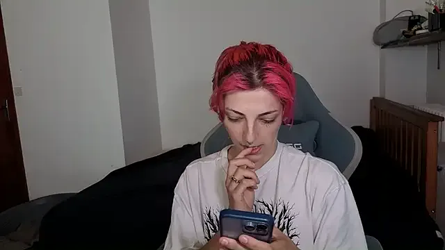 EsmeBrowm – webcam model profile photo Image 15