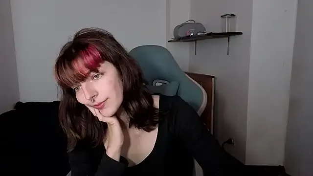 EsmeBrowm – webcam model profile photo Image 6