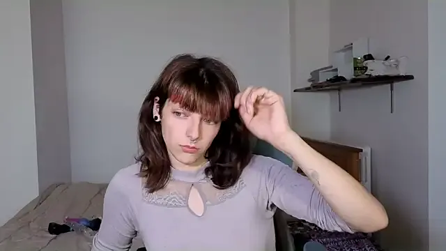 EsmeBrowm – webcam model profile photo Image 7