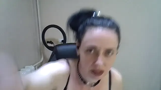 AMI___oO – webcam model profile photo Image 12