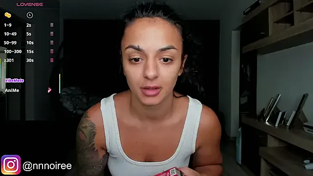 MiraKova – webcam model profile photo Image 7