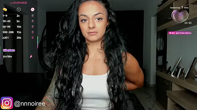 MiraKova – webcam model profile photo Image 8