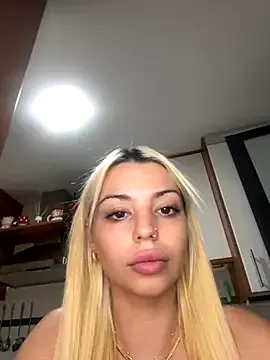 EsmeBrowm – webcam model profile photo Image 8