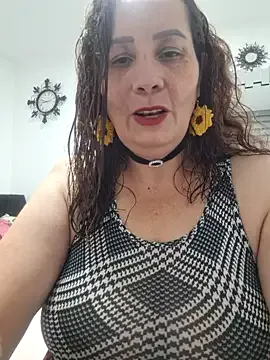 ErzabelLew – webcam model profile photo Image 3