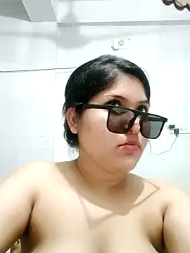 AnyaSin – webcam model profile photo Image 8