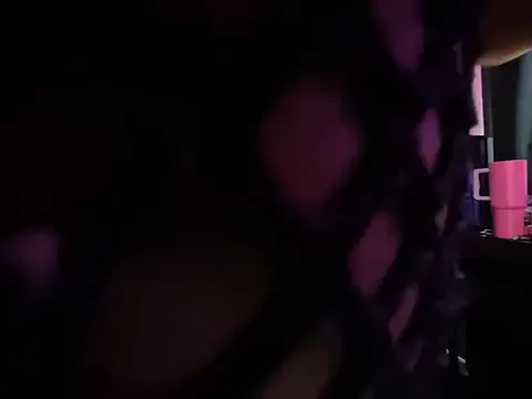 LaraCharm – webcam model profile photo Image 9