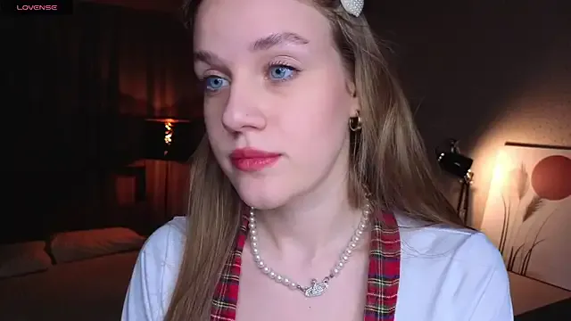 ErzabelLew – webcam model profile photo Image 11