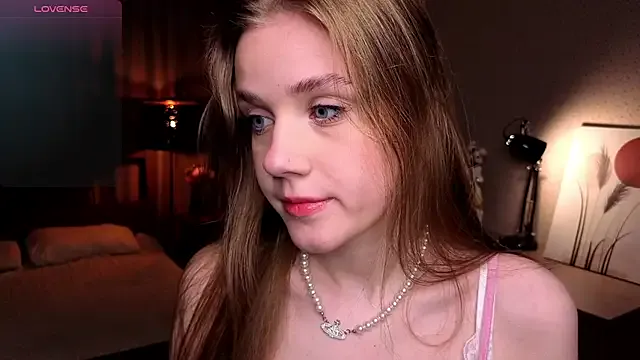 ErzabelLew – webcam model profile photo Image 14