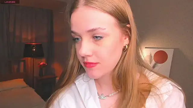 ErzabelLew – webcam model profile photo Image 15