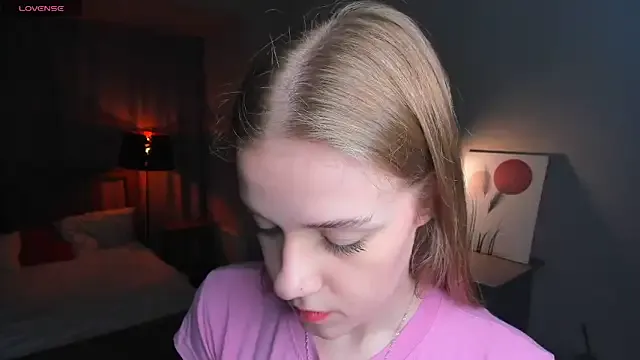 ErzabelLew – webcam model profile photo Image 6