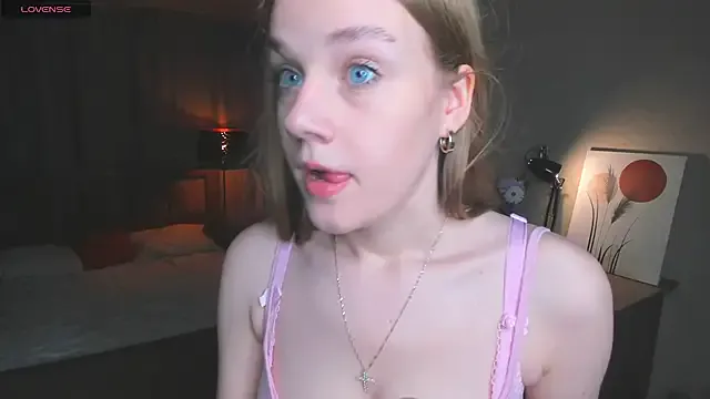 ErzabelLew – webcam model profile photo Image 7