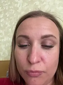 AdeleWood – webcam model profile photo Image 7