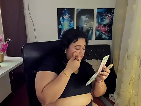 YasmienAtos – webcam model profile photo Image 9