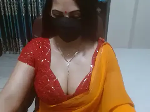 Tara2007 – webcam model profile photo Image 14