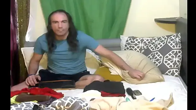 YasmienAtos – webcam model profile photo Image 17