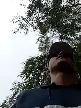 MiraKova – webcam model profile photo Image 3